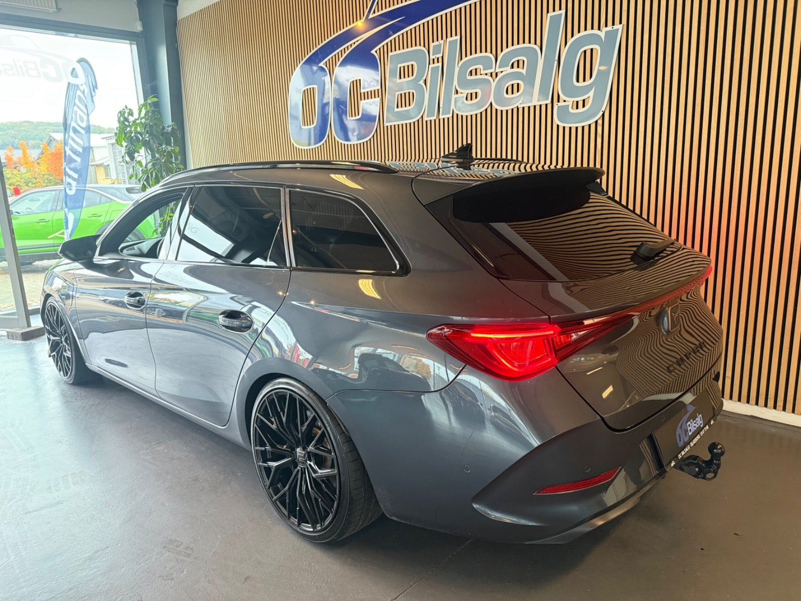 Grå Cupra Leon fra 2021