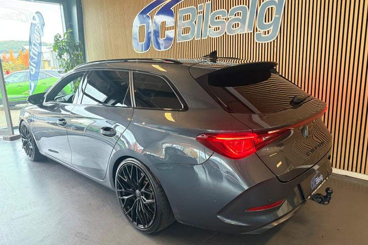 Grå Cupra Leon fra 2021