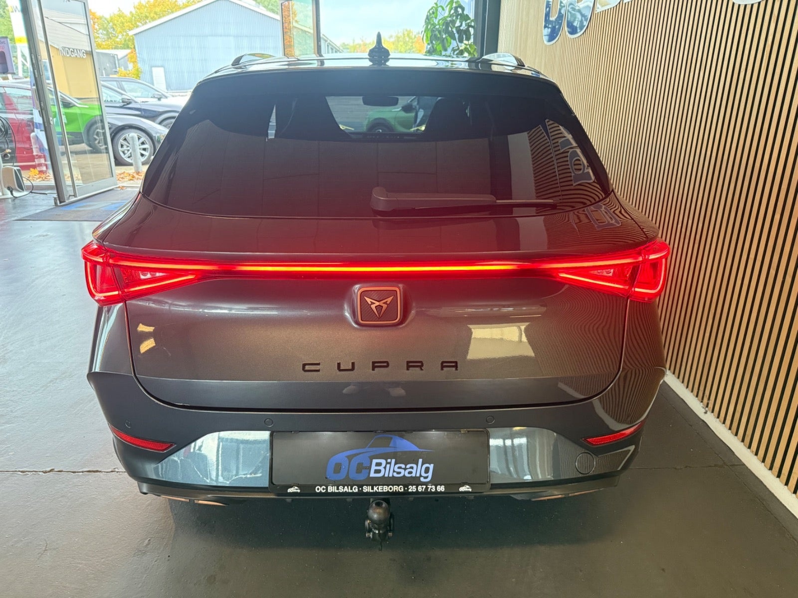 Grå Cupra Leon fra 2021