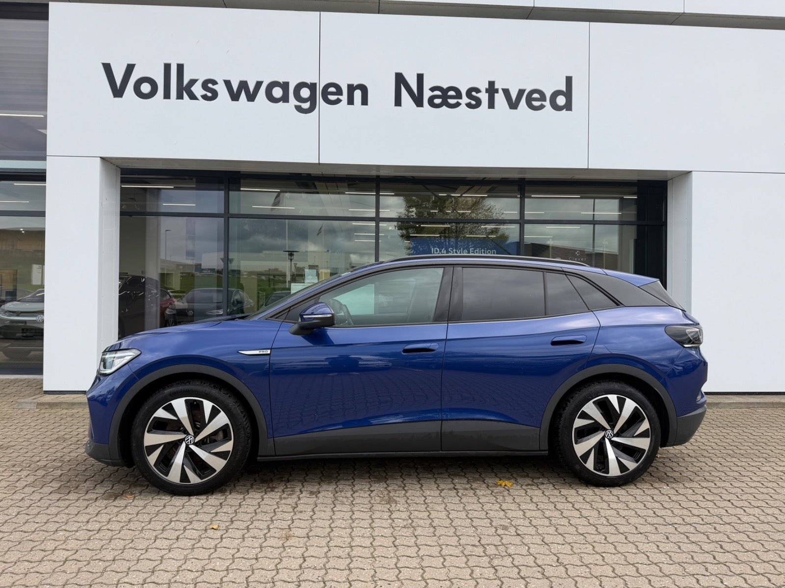 Blå VW ID.4 fra 2023
