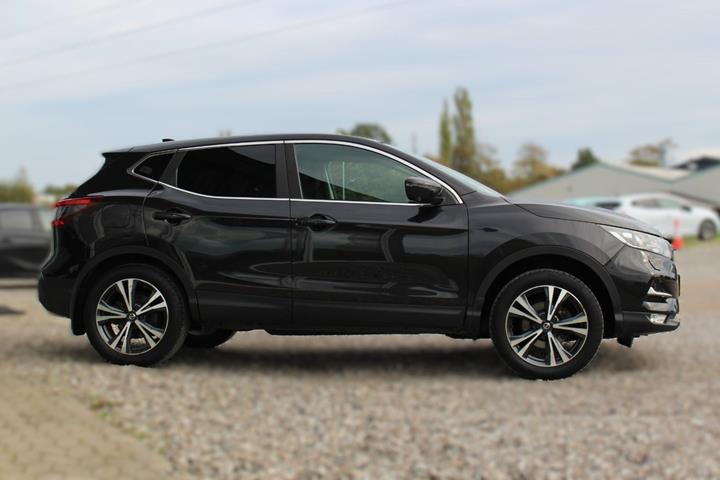 Sort Nissan Qashqai fra 2019