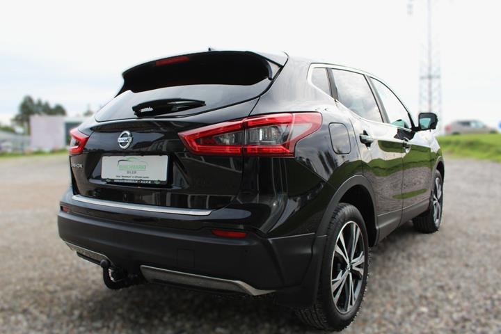 Sort Nissan Qashqai fra 2019