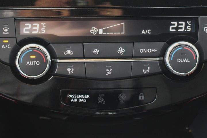 Sort Nissan Qashqai fra 2019