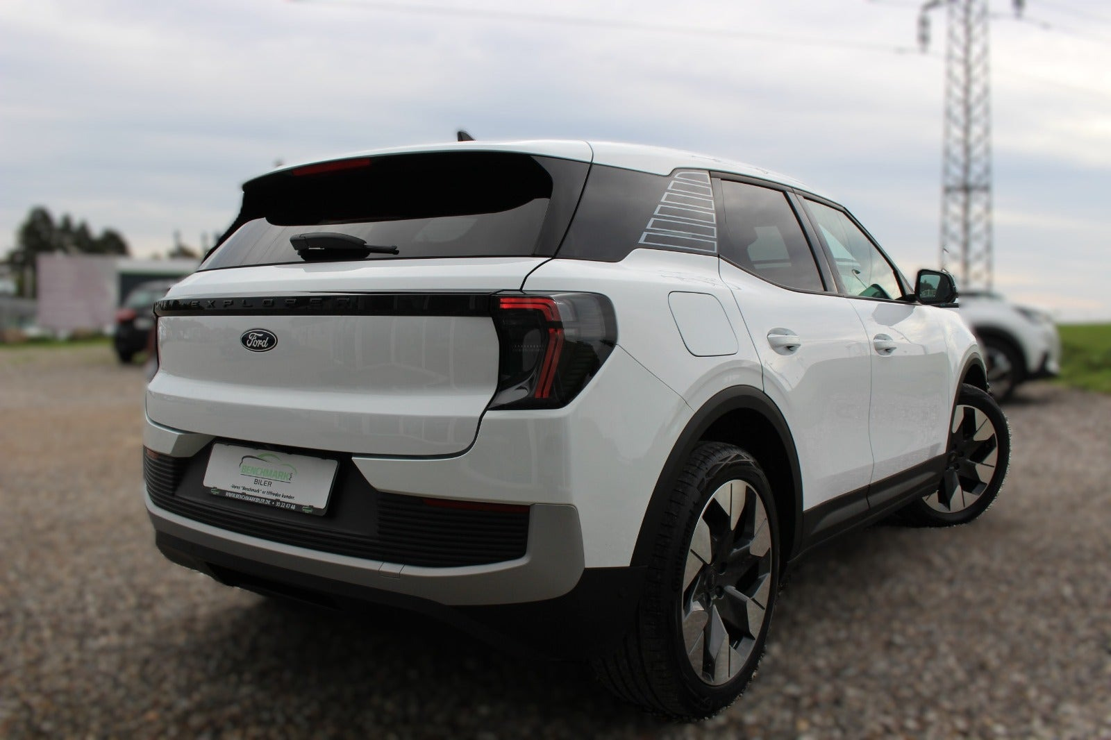 Hvid Ford Explorer fra 2025