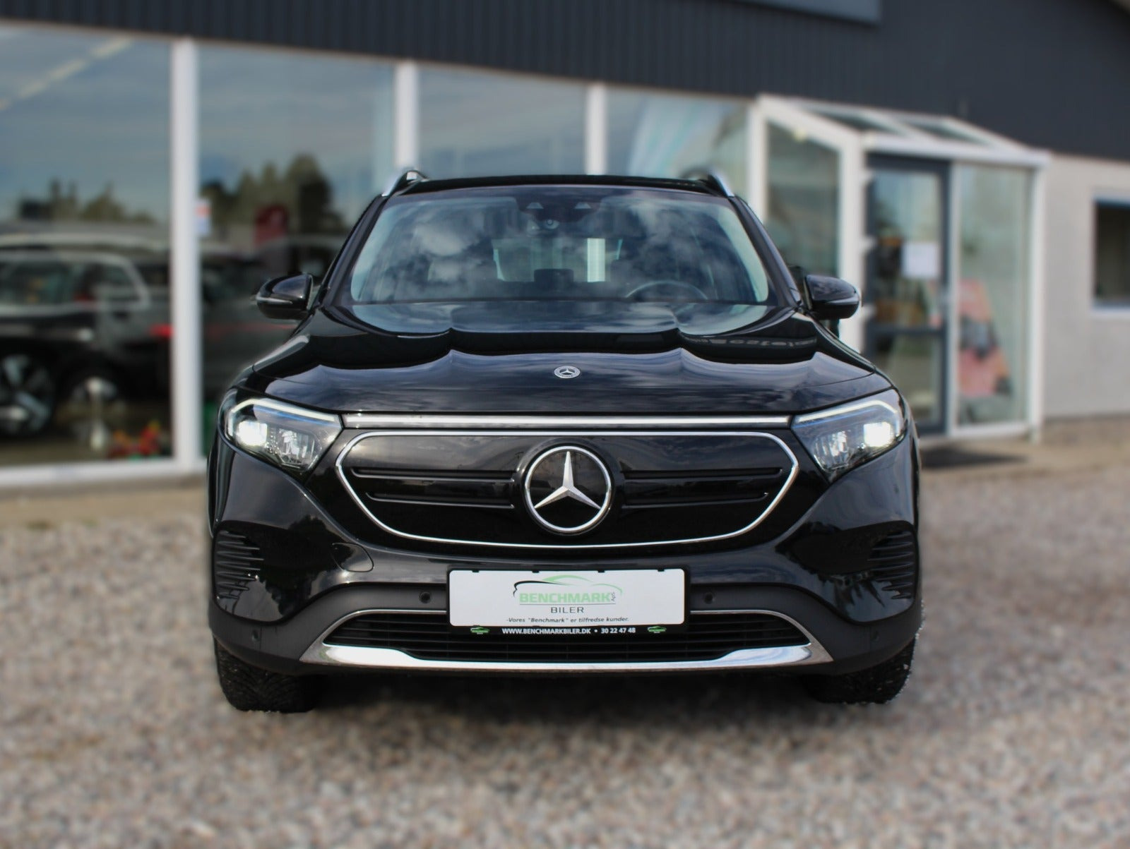 Sort Mercedes EQB250 fra 2023