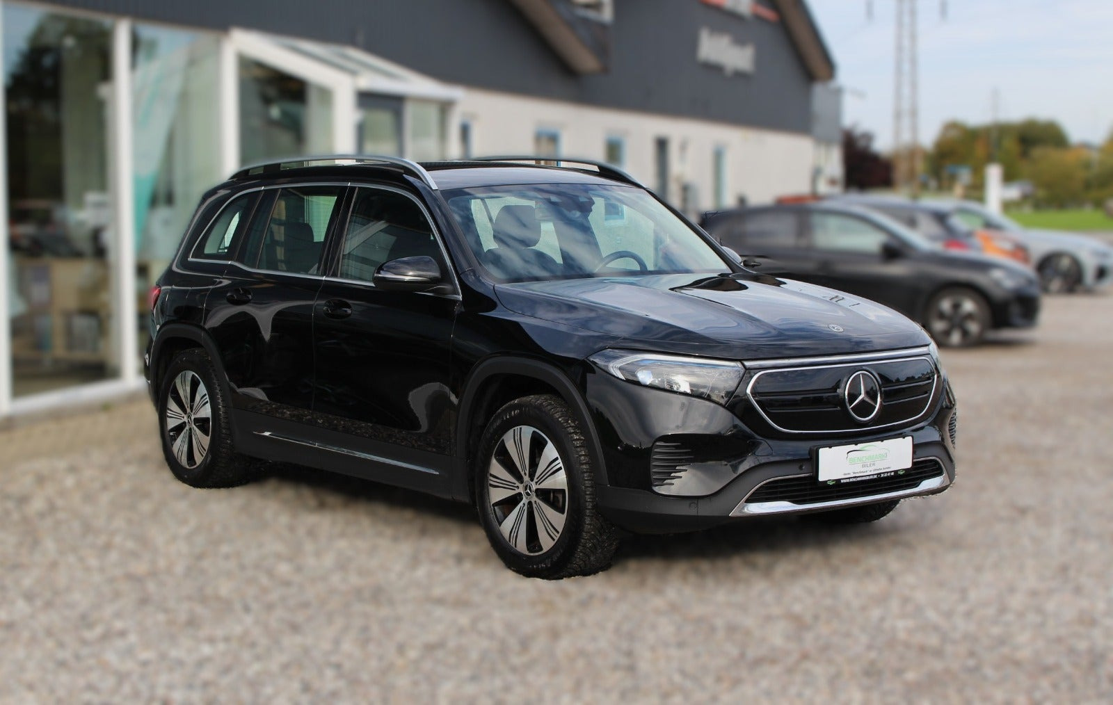 Sort Mercedes EQB250 fra 2023