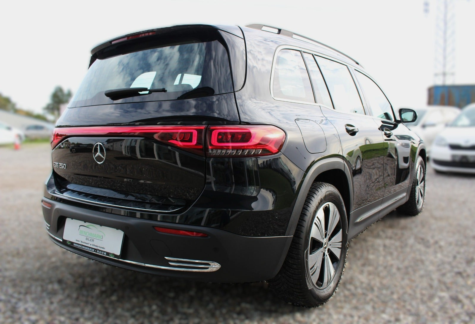 Sort Mercedes EQB250 fra 2023