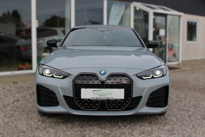 Grå BMW i4 fra 2023