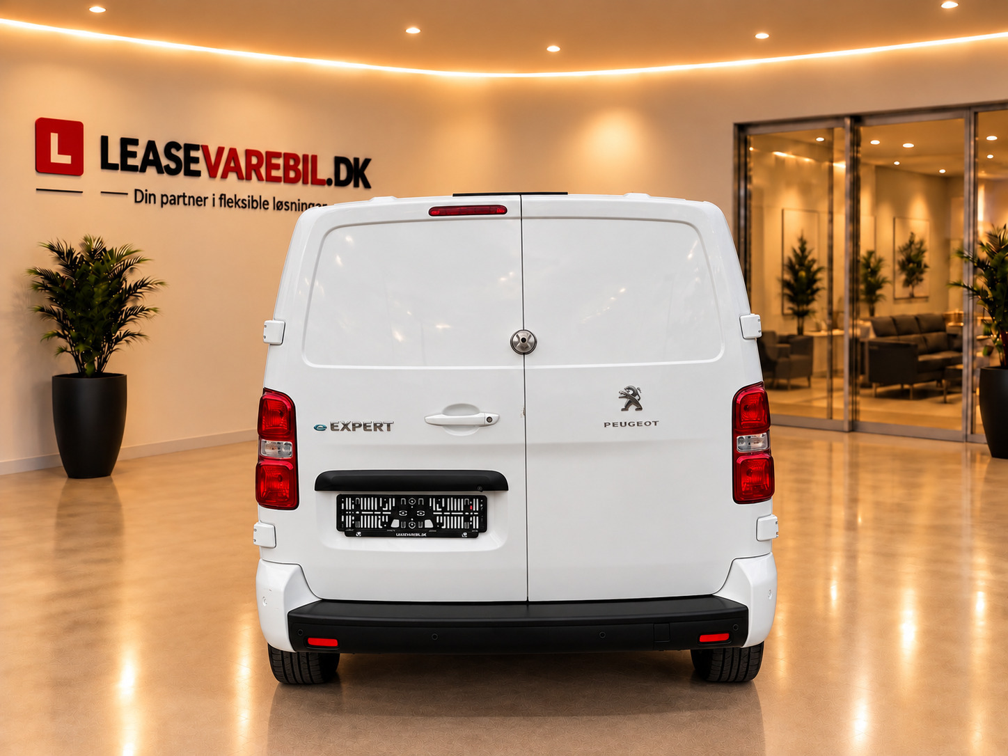 Hvid Peugeot e-Expert fra 2022