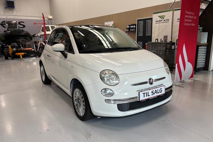 Orange Fiat 500C fra 2010 set udefra