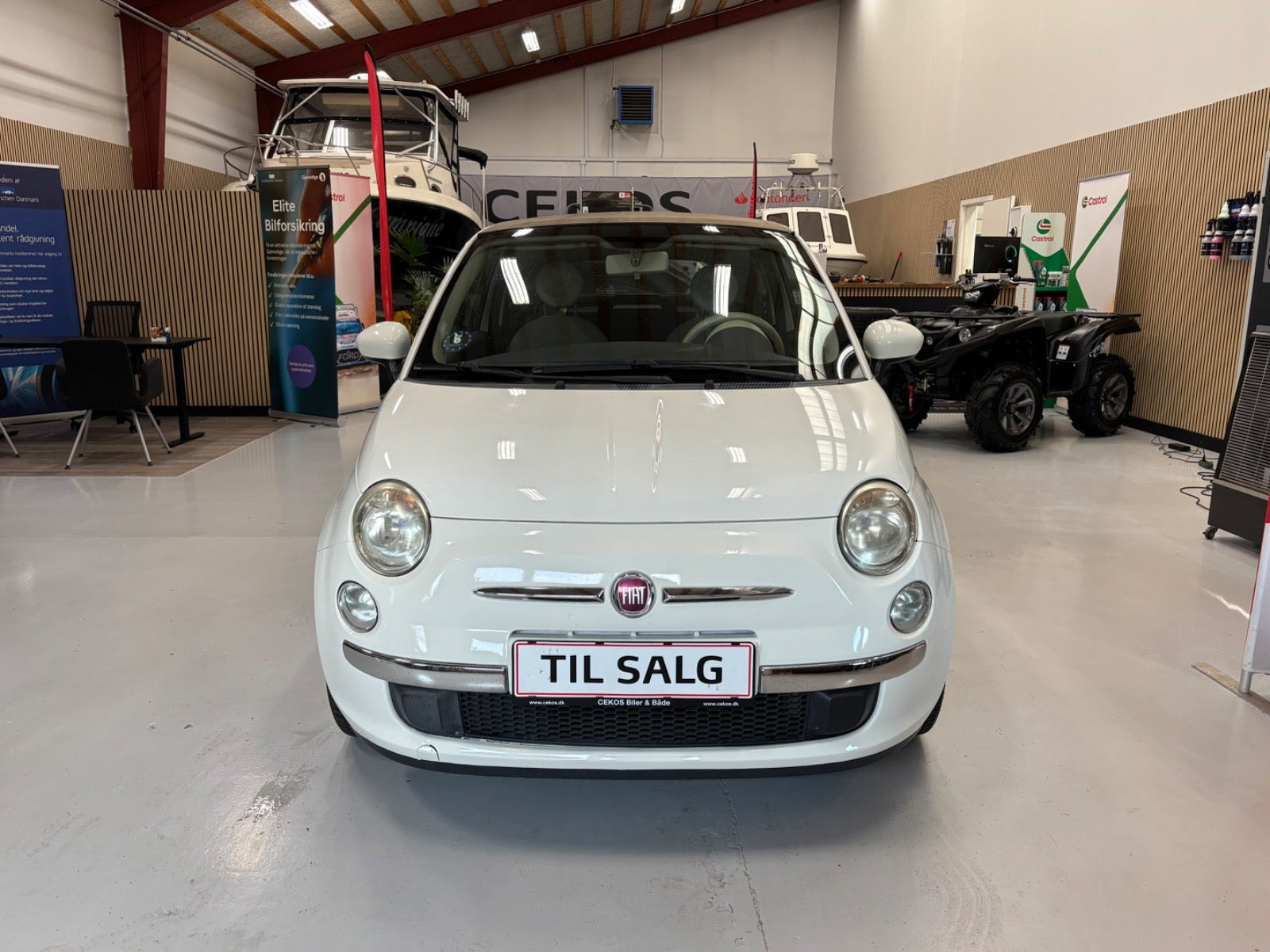 Orange Fiat 500C fra 2010
