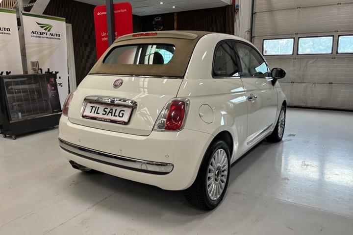 Orange Fiat 500C fra 2010