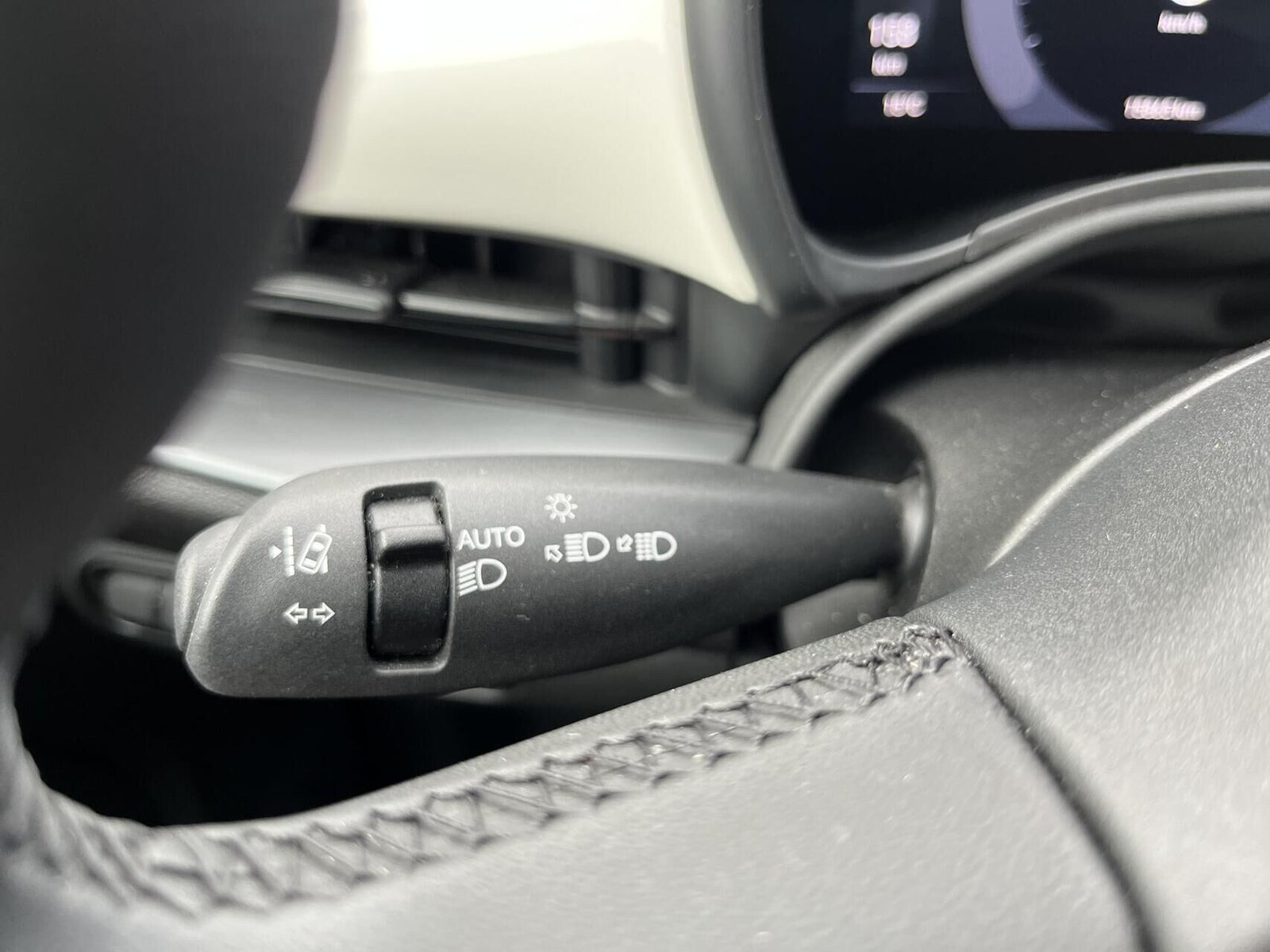 Hvid Fiat 500e fra 2024