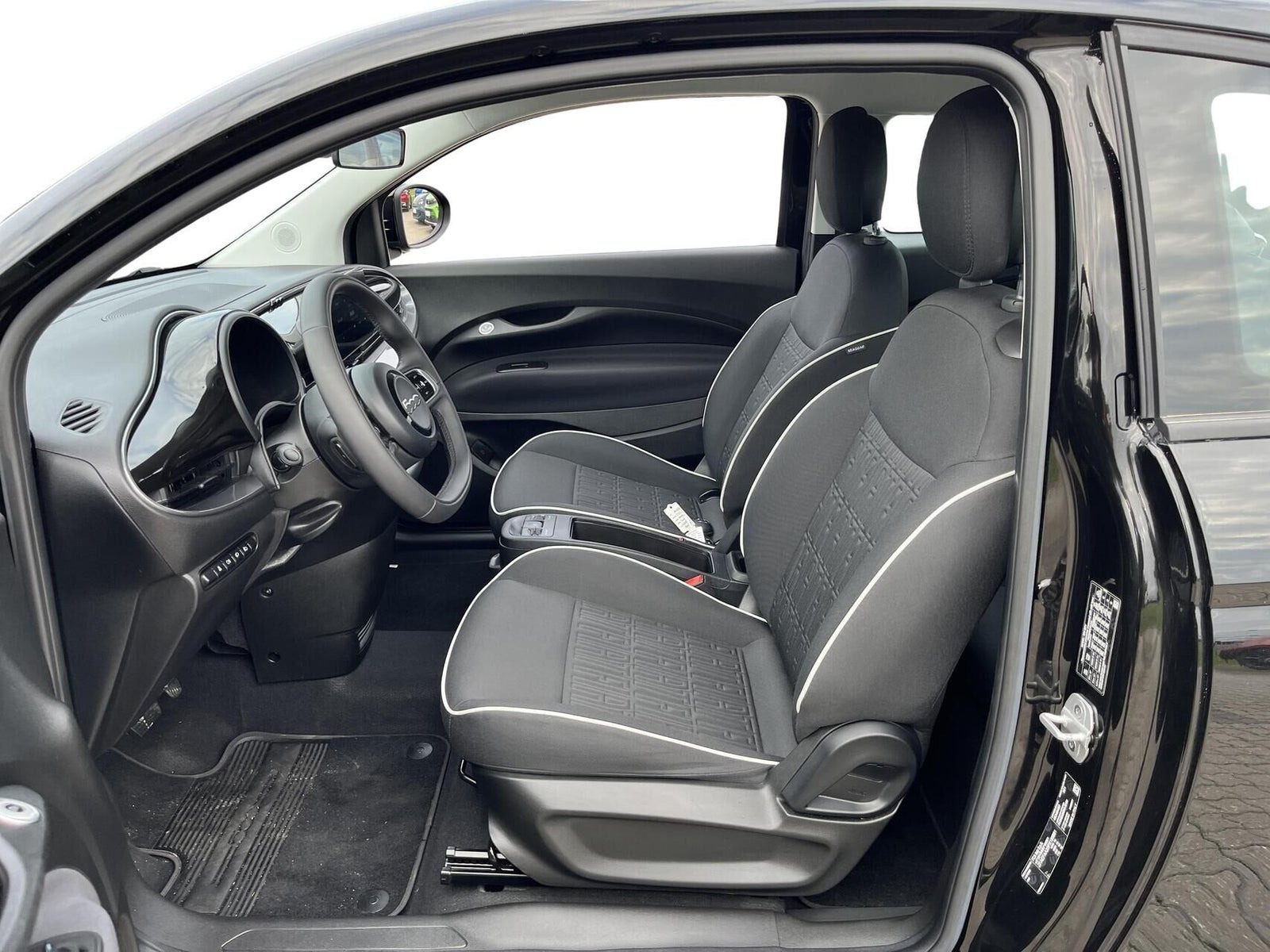 Sort Fiat 500e fra 2023