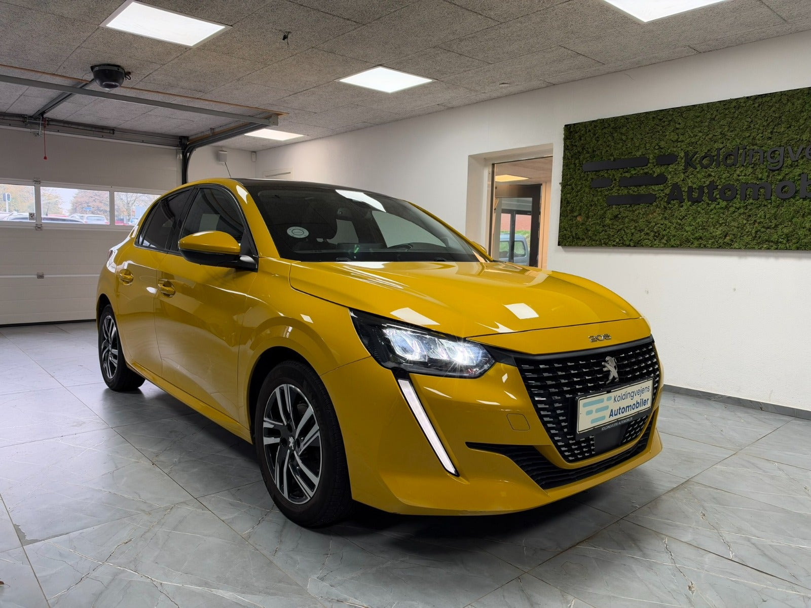 Peugeot 208 1,2 PureTech 100 Allure Sky