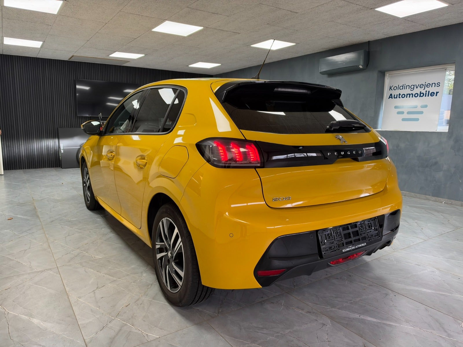 undefined Peugeot 208 fra 2020