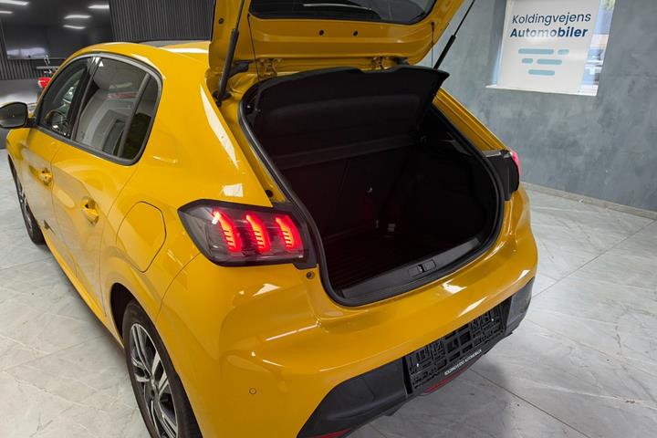 undefined Peugeot 208 fra 2020