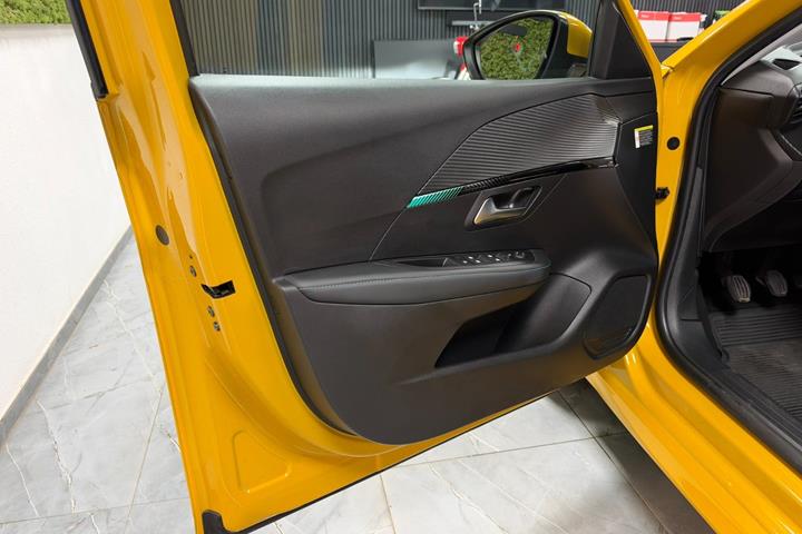 undefined Peugeot 208 fra 2020