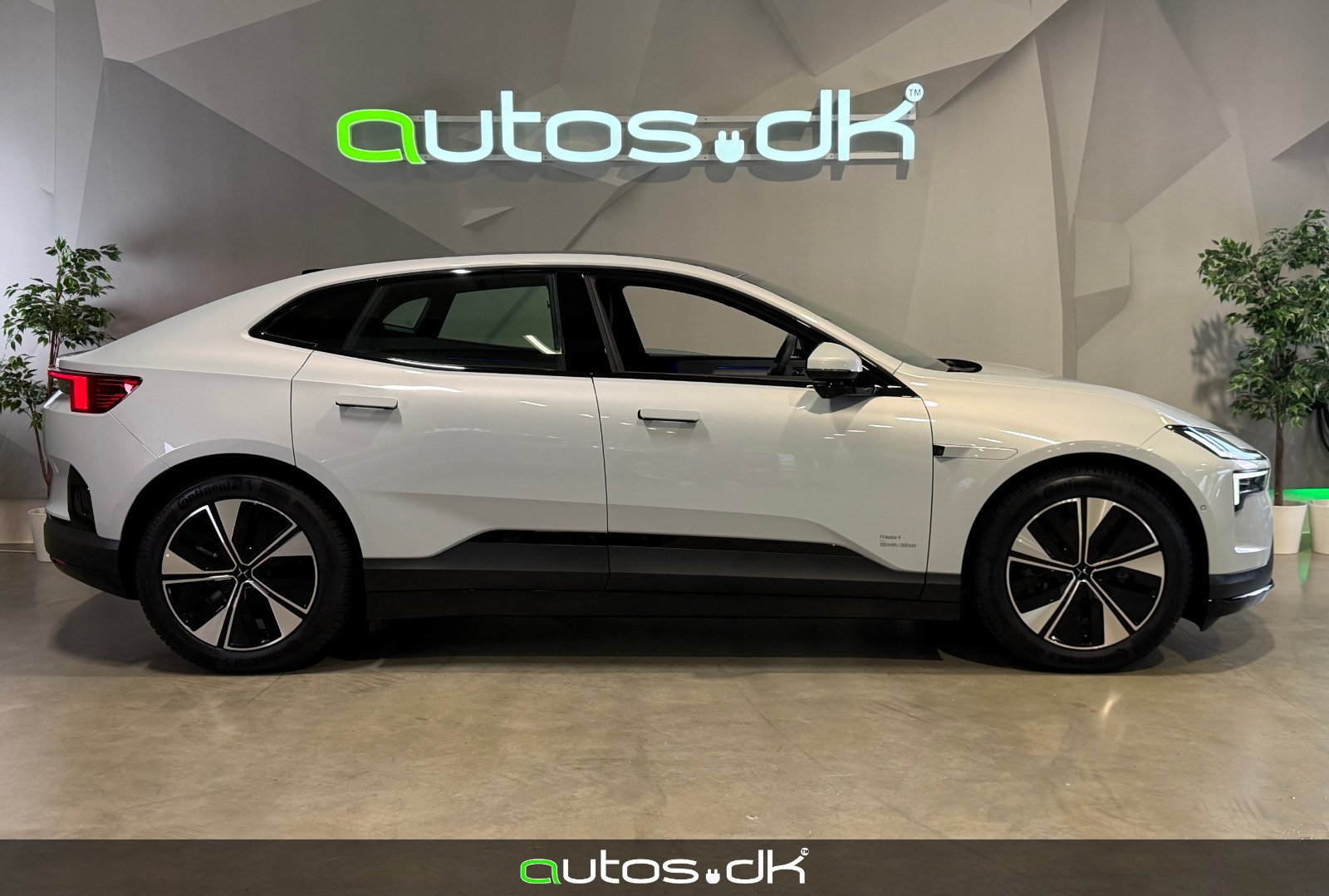 Hvid Polestar 4 fra 2026