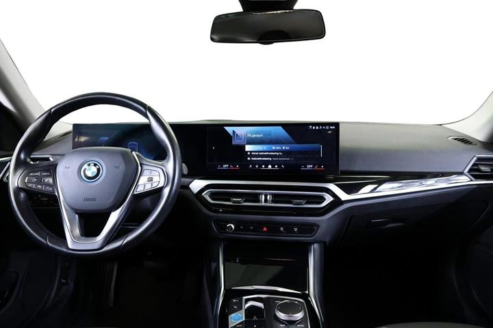 Sort BMW i4 fra 2023