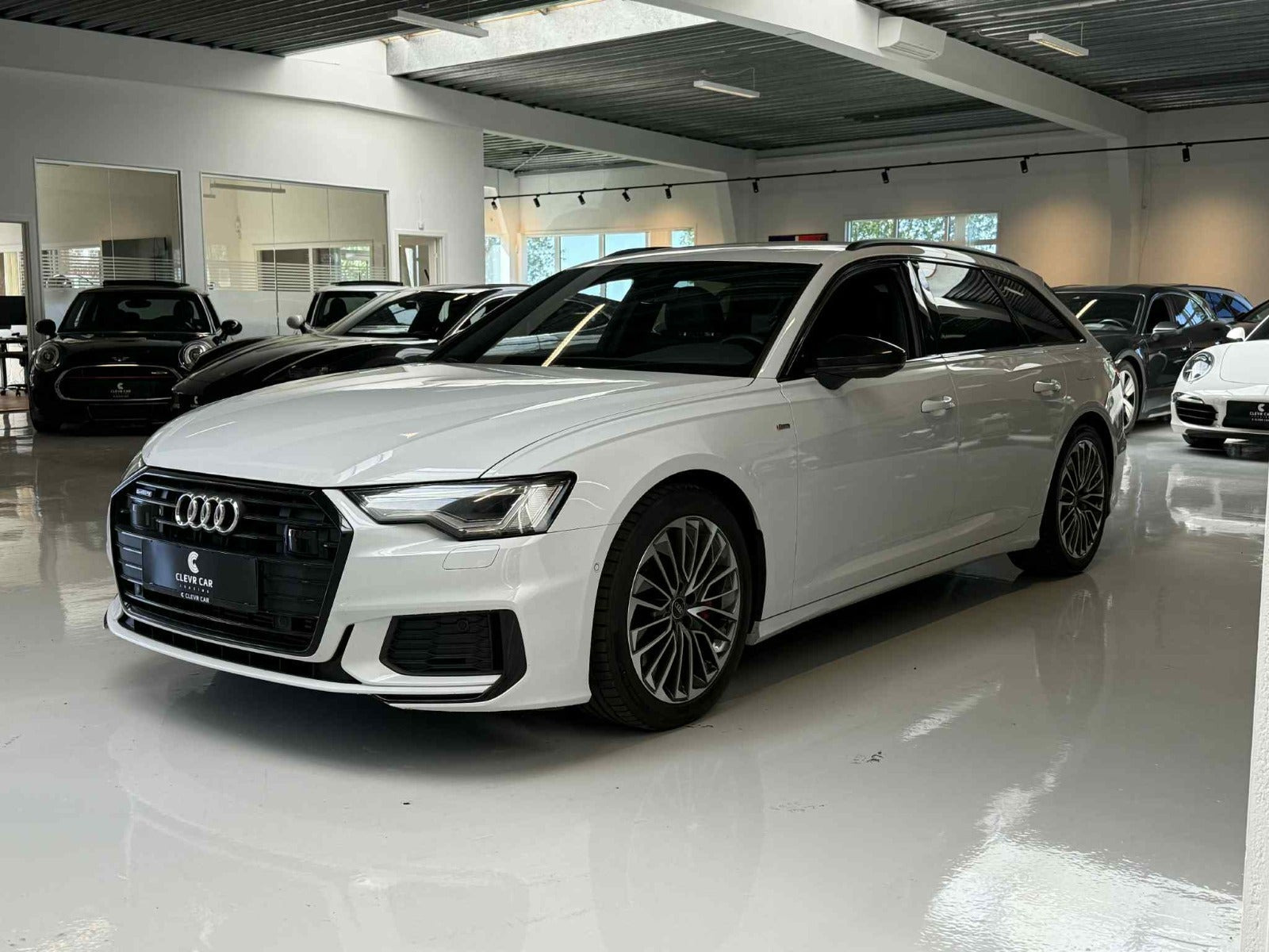 Hvid Audi A6 fra 2023
