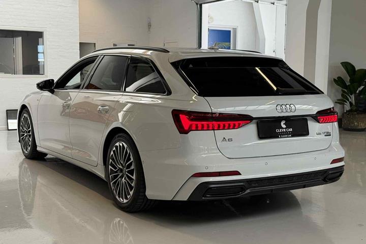 Hvid Audi A6 fra 2023