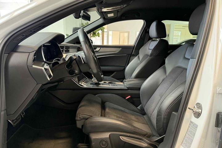 Hvid Audi A6 fra 2023