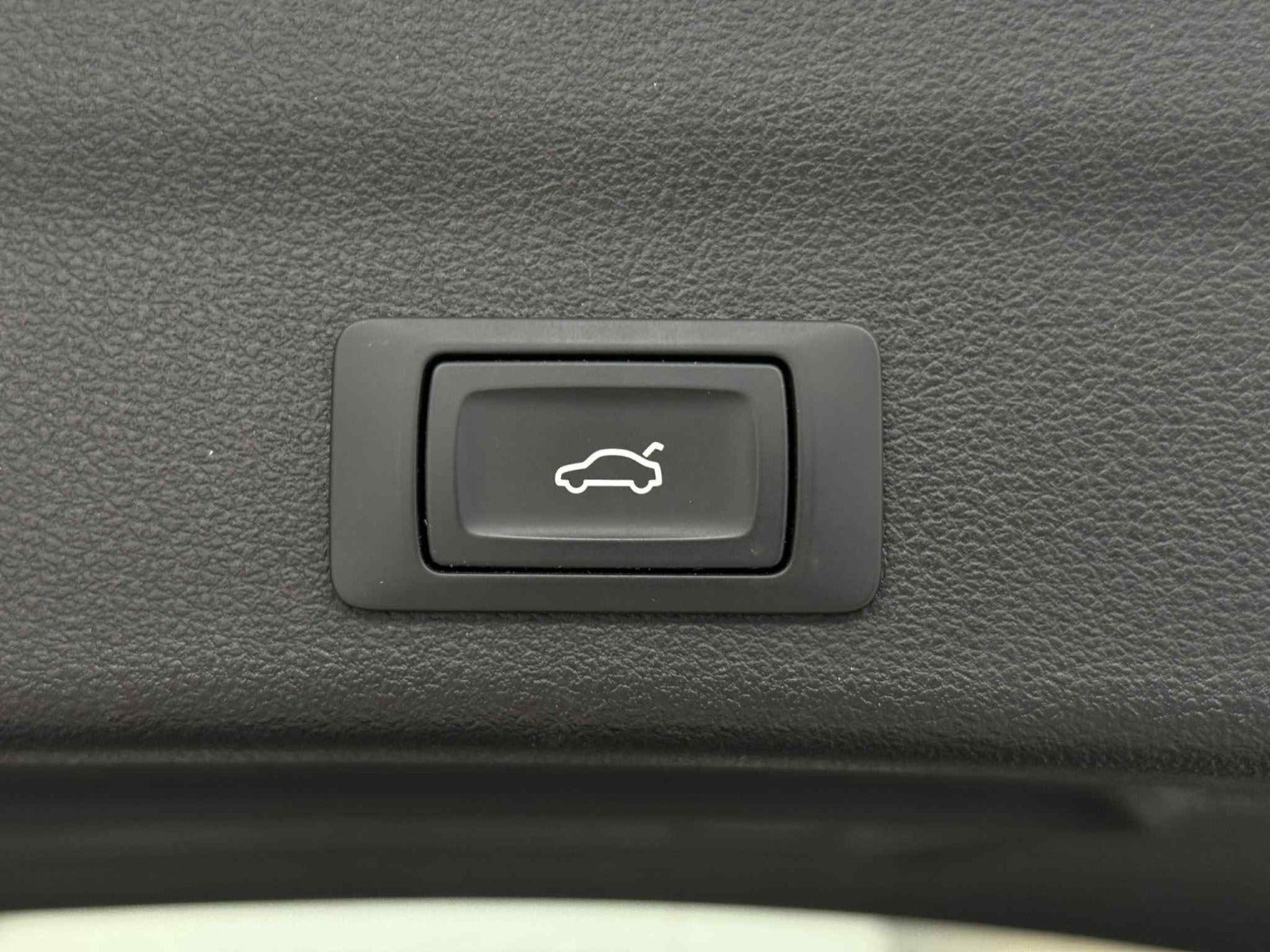 Hvid Audi A6 fra 2023