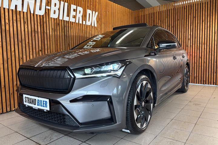 Grå Skoda Enyaq fra 2023