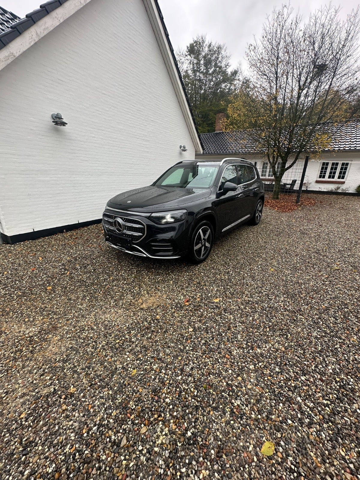 Sort Mercedes GLB250+ fra 2026