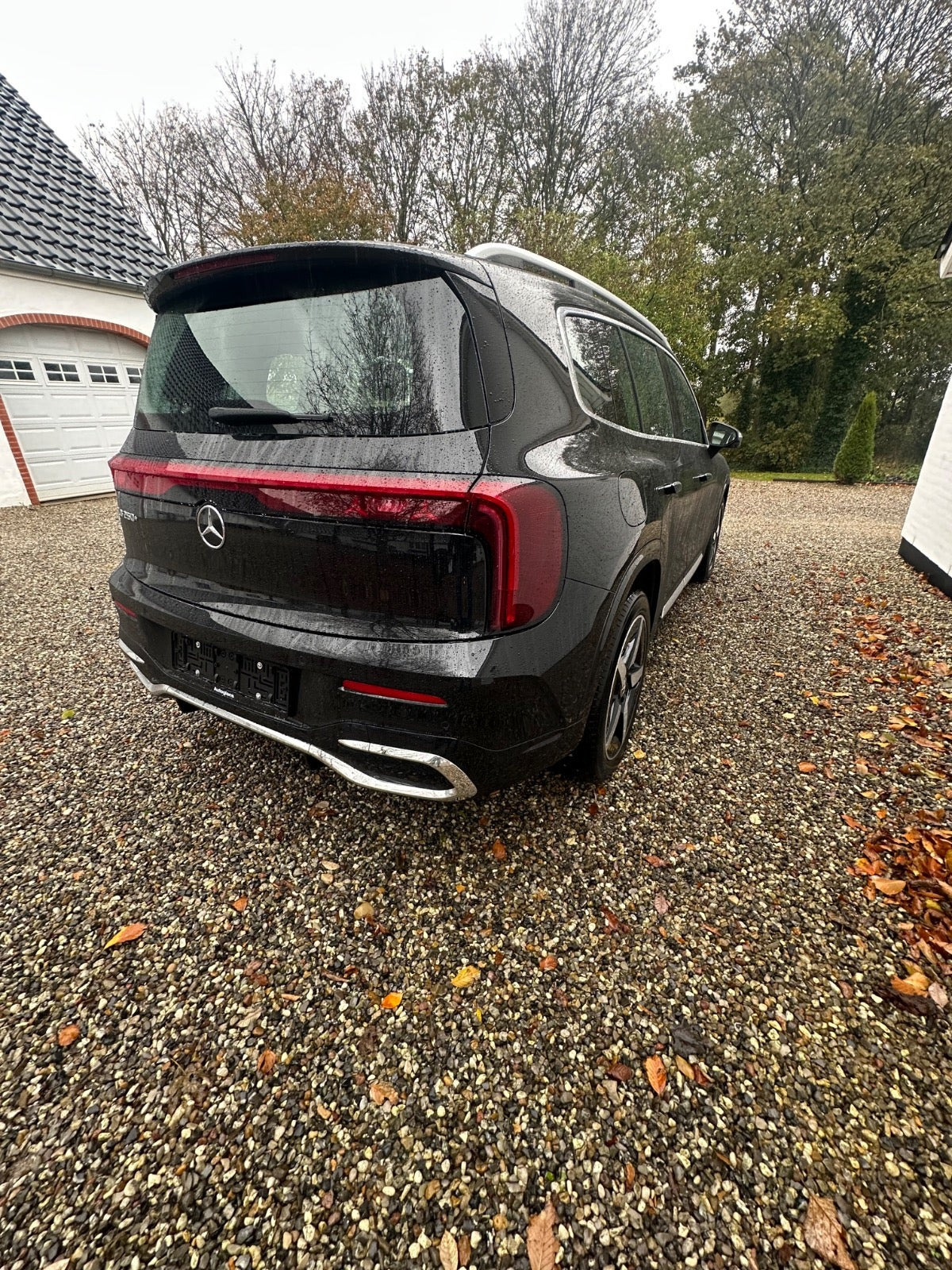 Sort Mercedes GLB250+ fra 2026