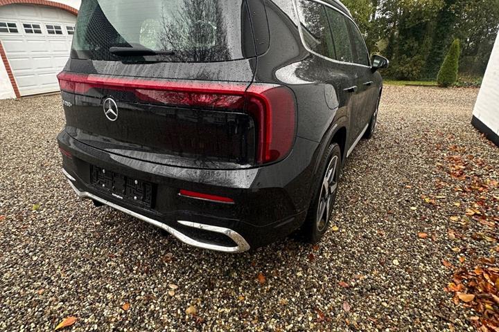 Sort Mercedes GLB250+ fra 2026