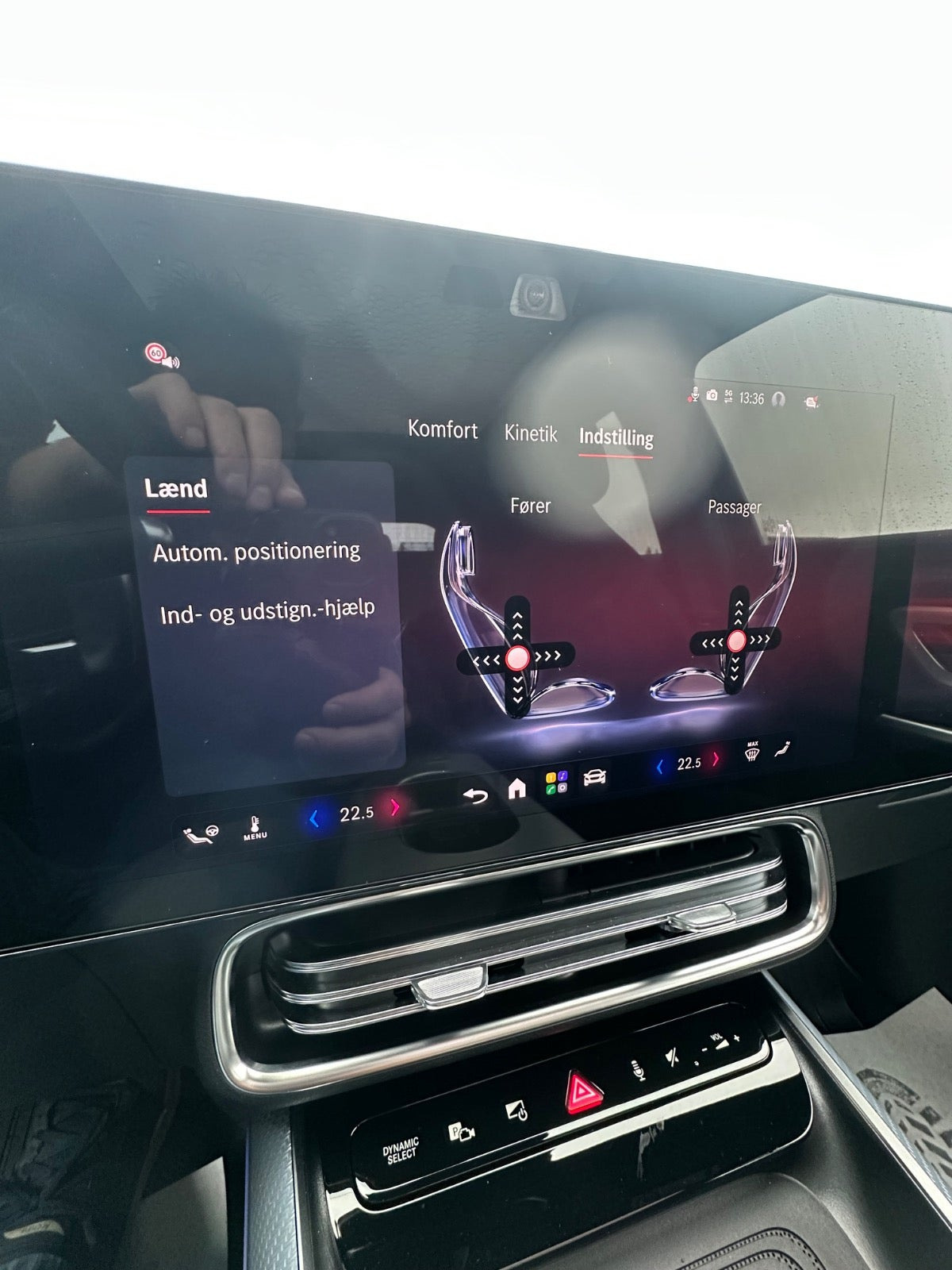 Sort Mercedes GLB250+ fra 2026