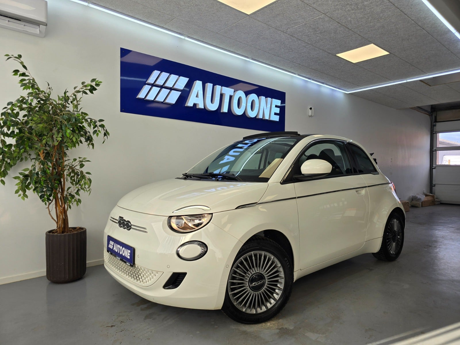 Fiat 500e 42 Icon Cabrio