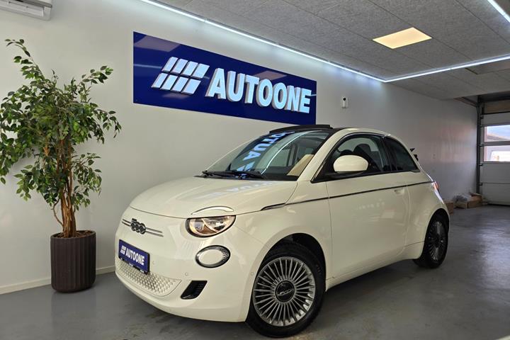 Hvid Fiat 500e fra 2023