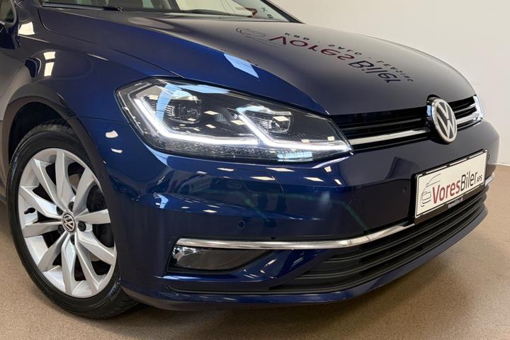 Blå VW Golf VII fra 2018
