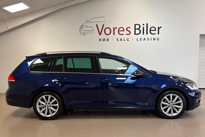 Blå VW Golf VII fra 2018
