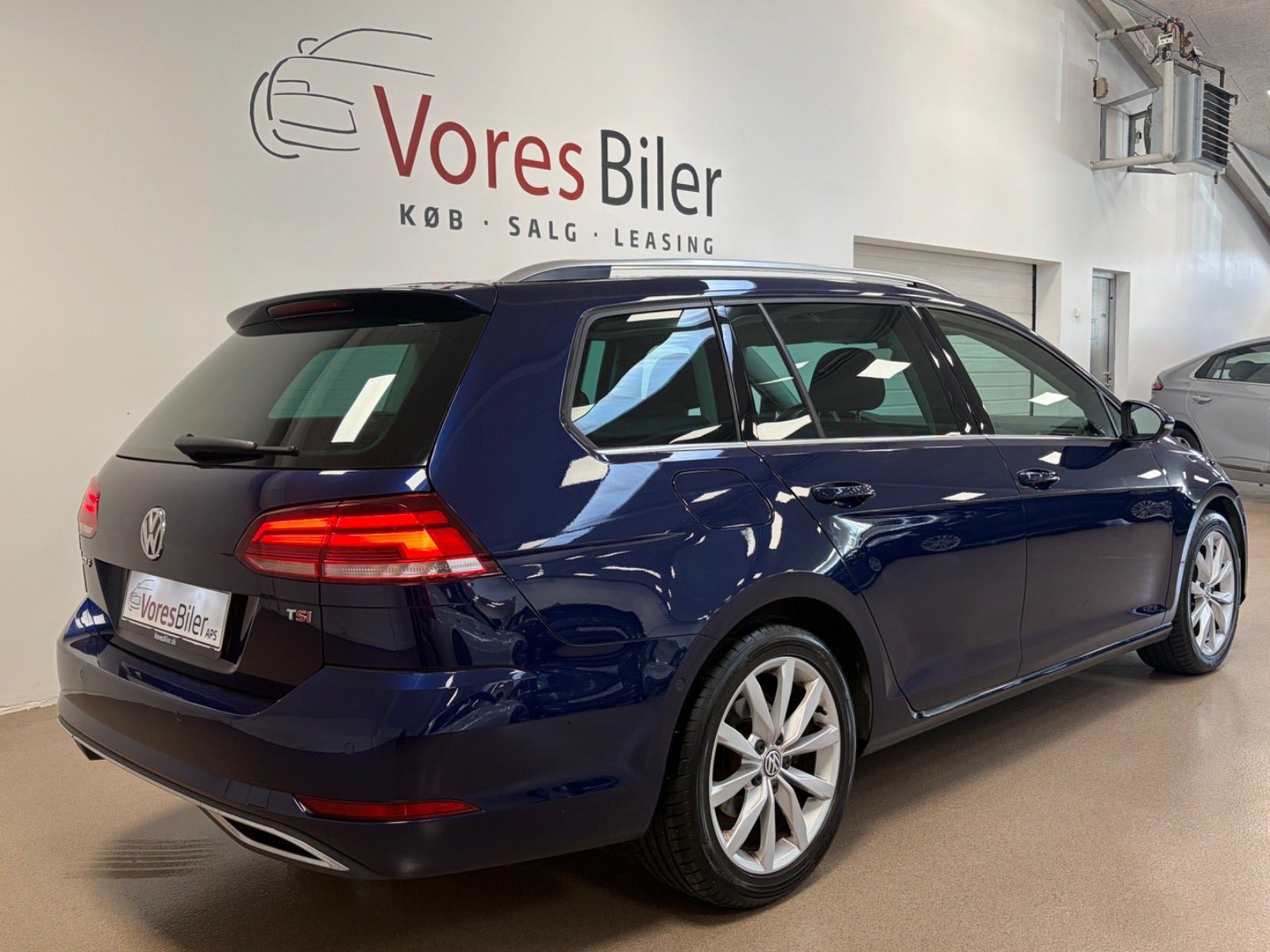 Blå VW Golf VII fra 2018