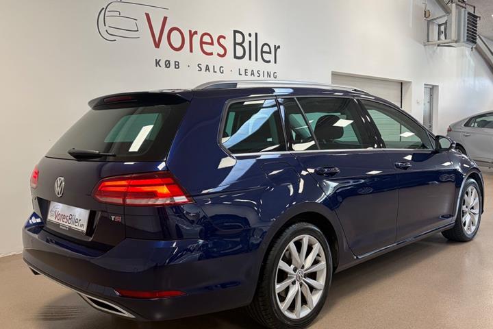 Blå VW Golf VII fra 2018