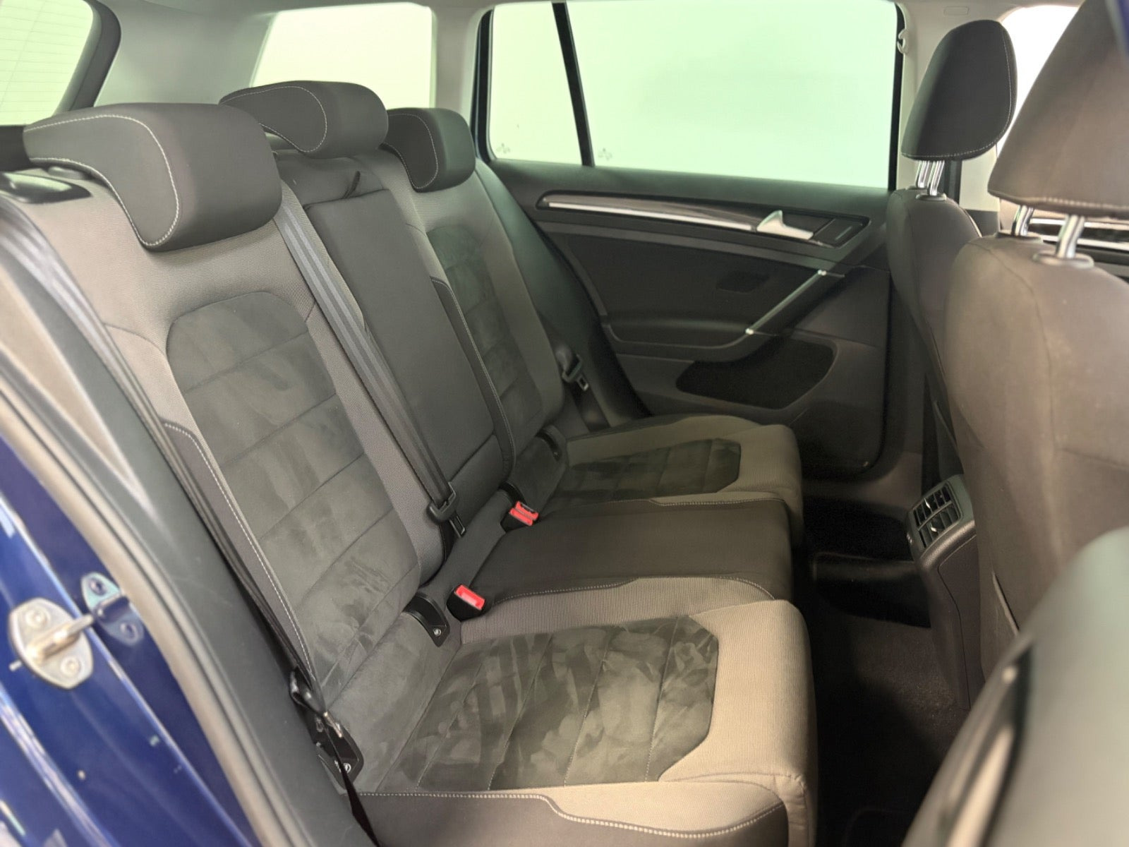 Blå VW Golf VII fra 2018