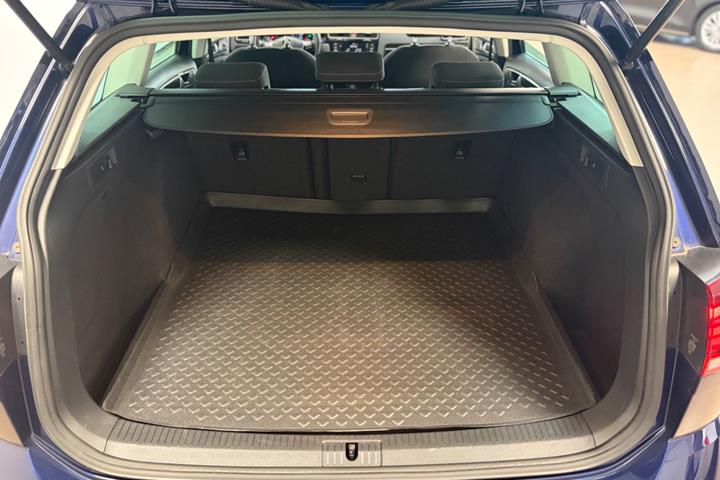 Blå VW Golf VII fra 2018