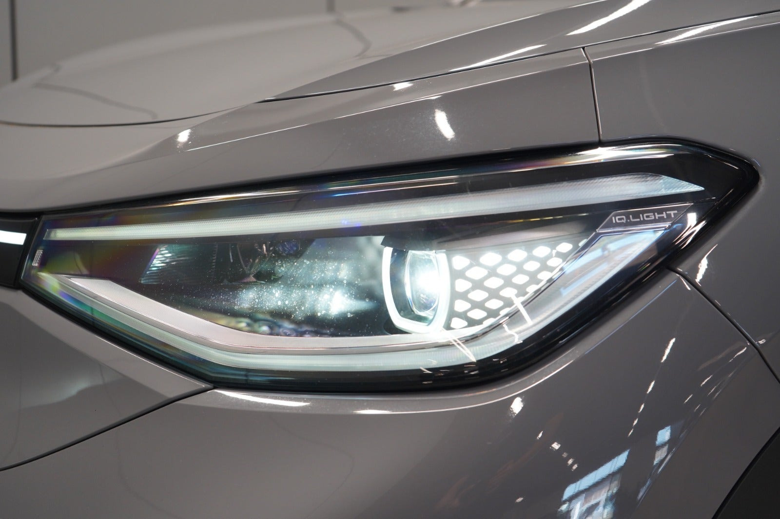 Grå VW ID.4 fra 2023