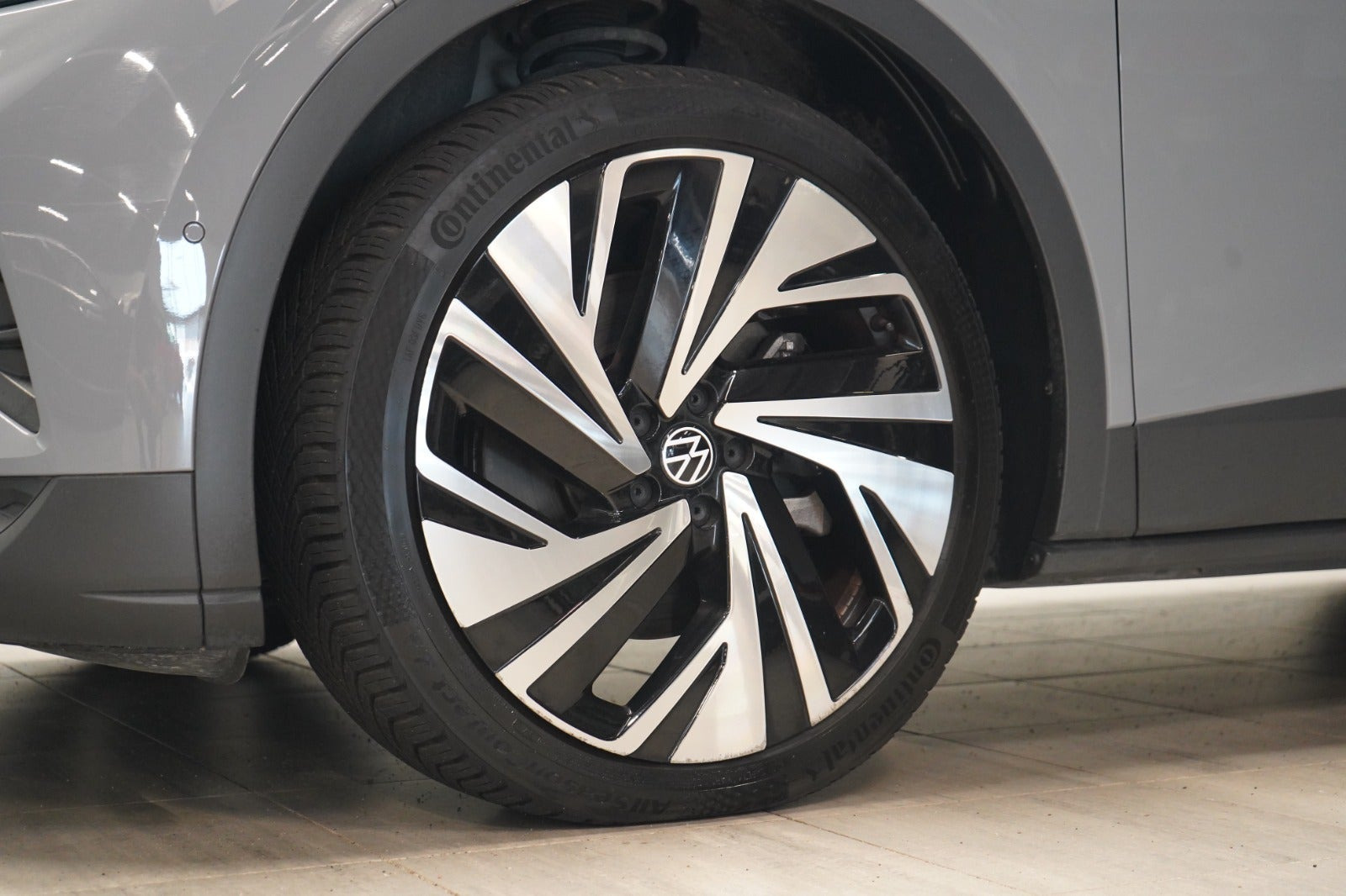 Grå VW ID.4 fra 2023