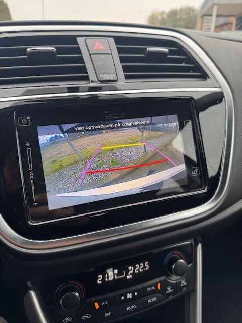 Sølv Suzuki S-Cross fra 2018