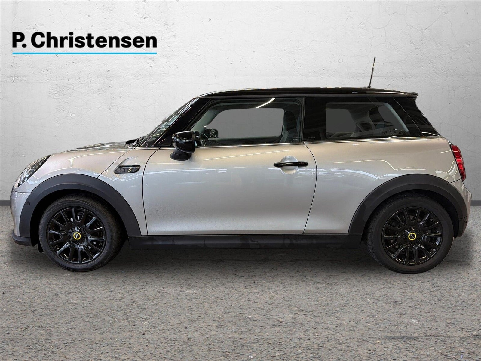 Sølv Mini Cooper SE fra 2023