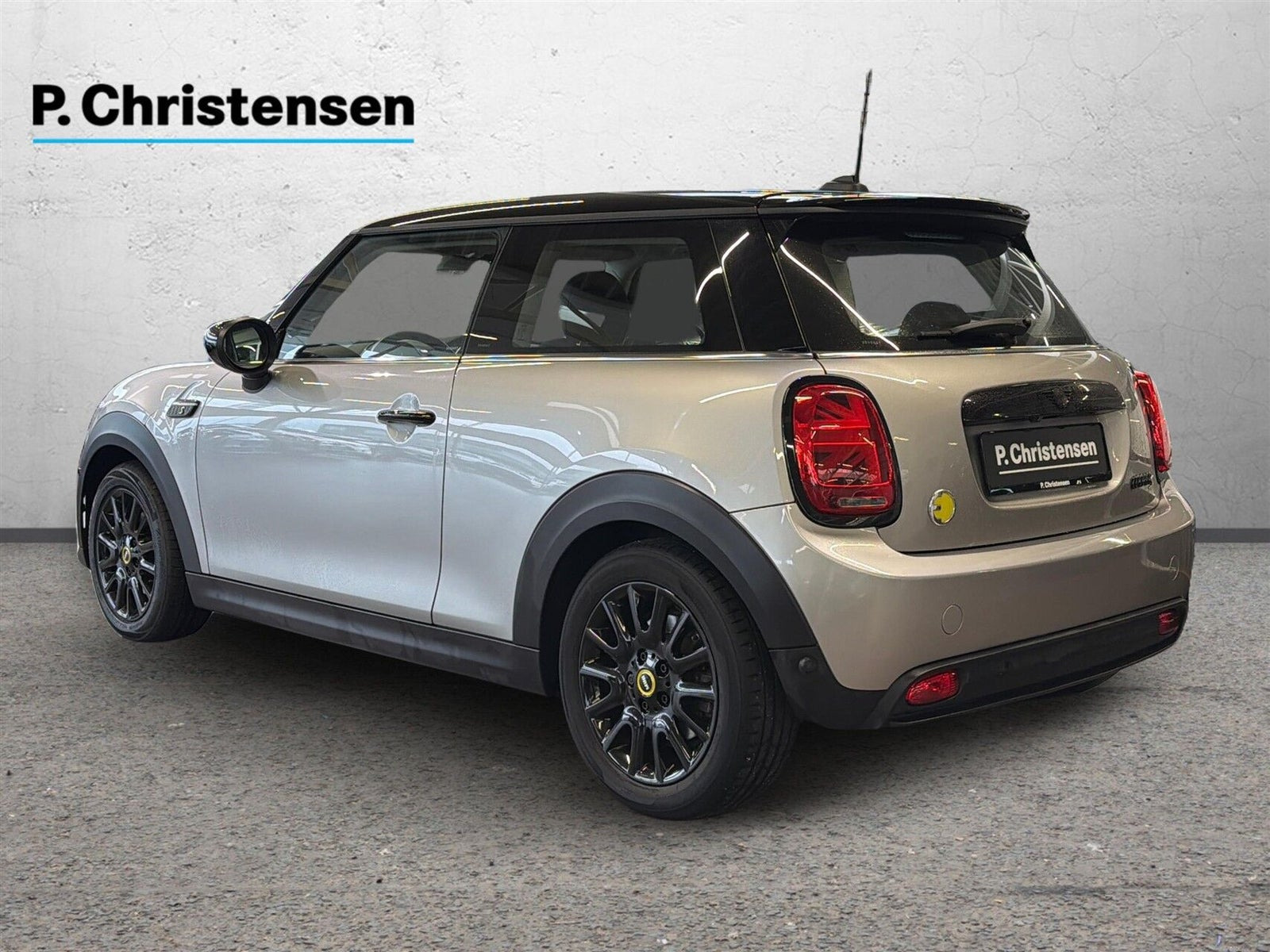 Sølv Mini Cooper SE fra 2023