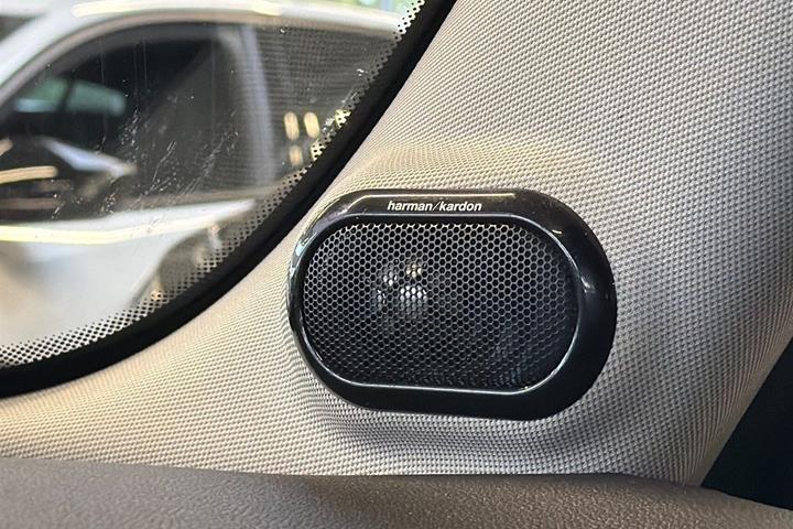 Sølv Mini Cooper SE fra 2023