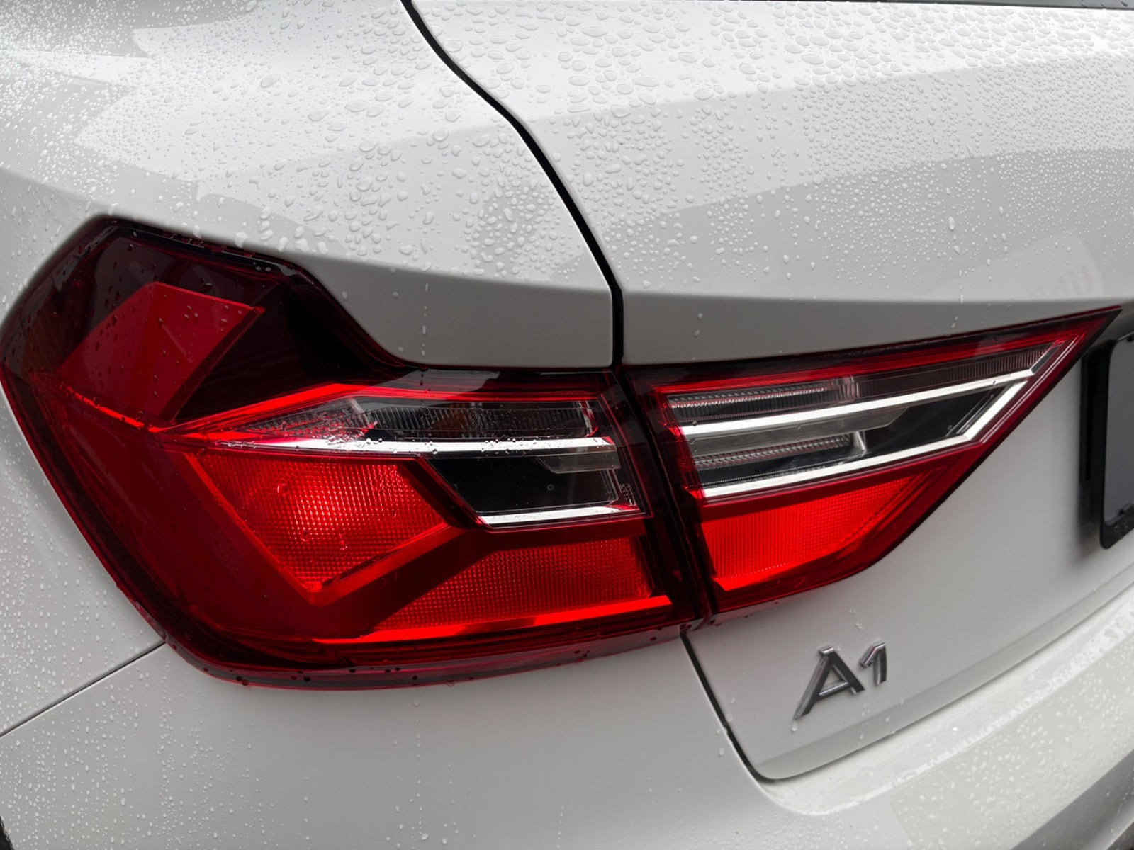 Hvid Audi A1 fra 2021