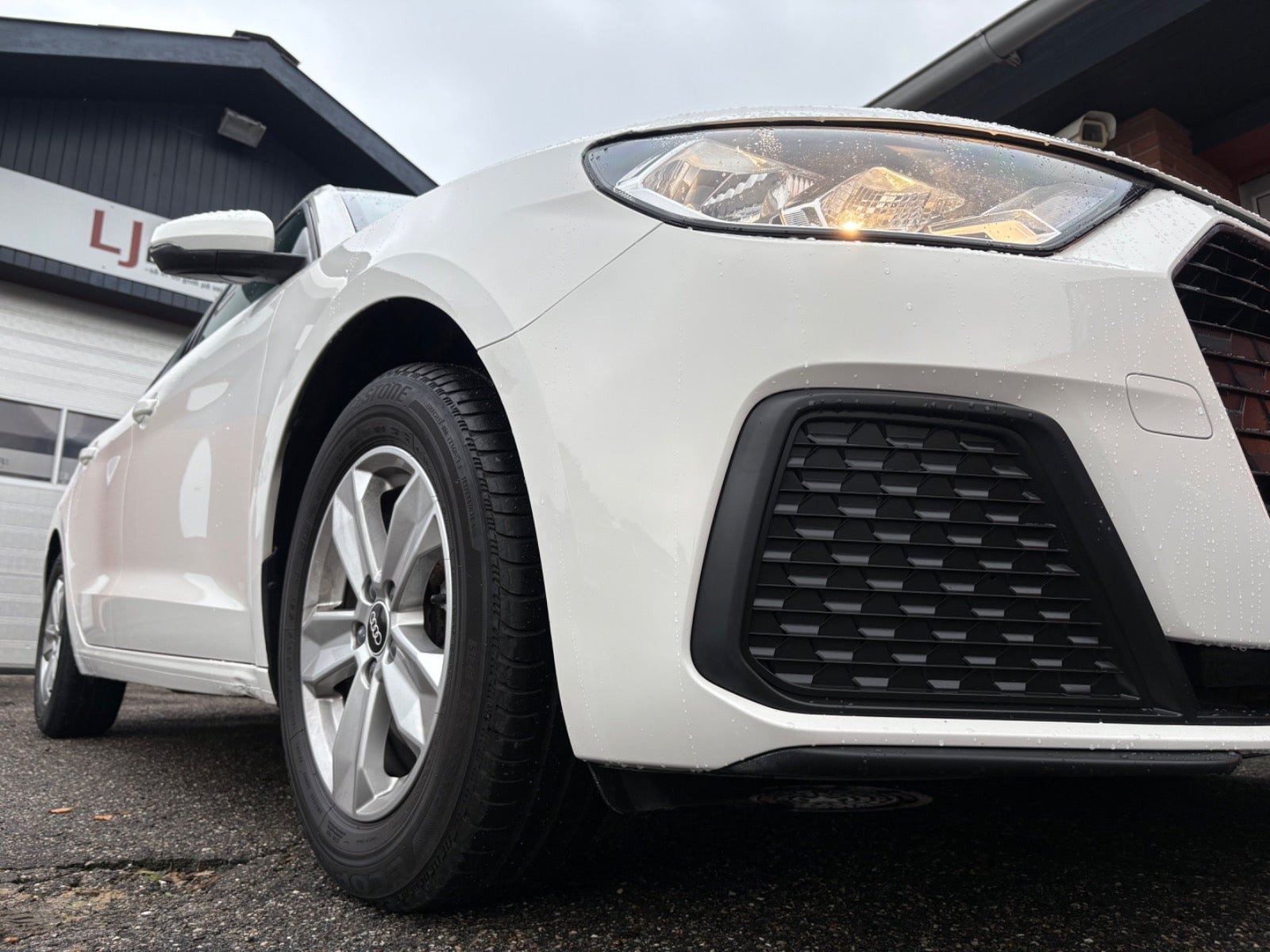 Hvid Audi A1 fra 2021