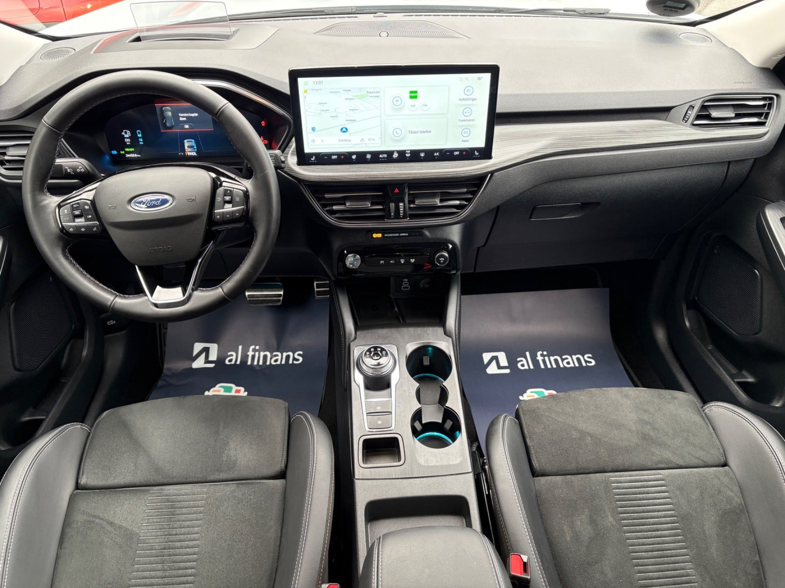 Hvid Ford Kuga fra 2024